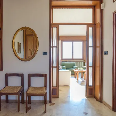 Villa Guesthost - View With Private Parking