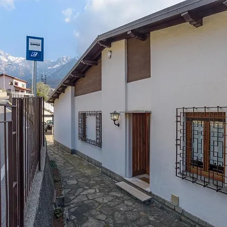 Guesthost - View With Private Parking